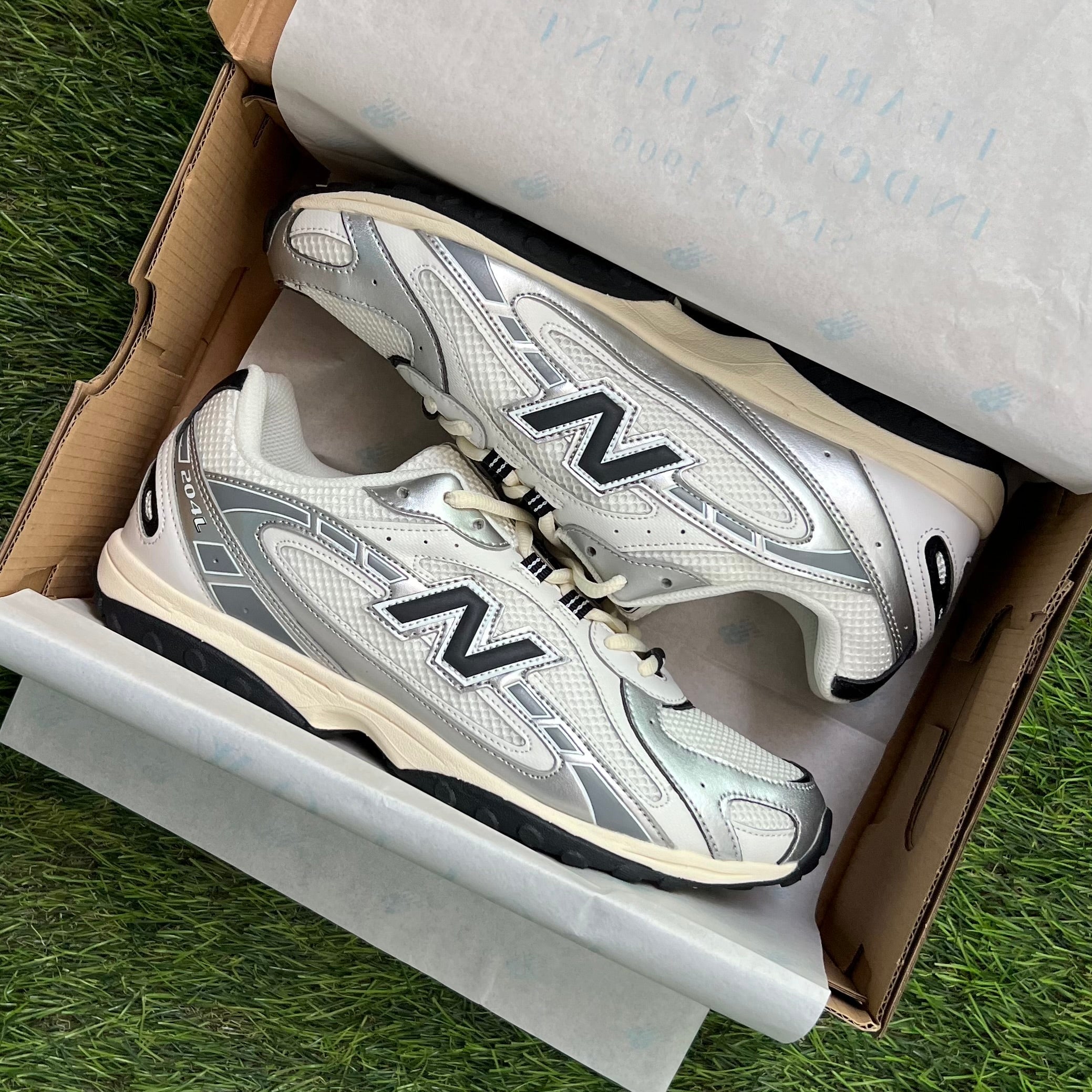 New Balance 204L “Silver Metallic Black” (Master Quality)