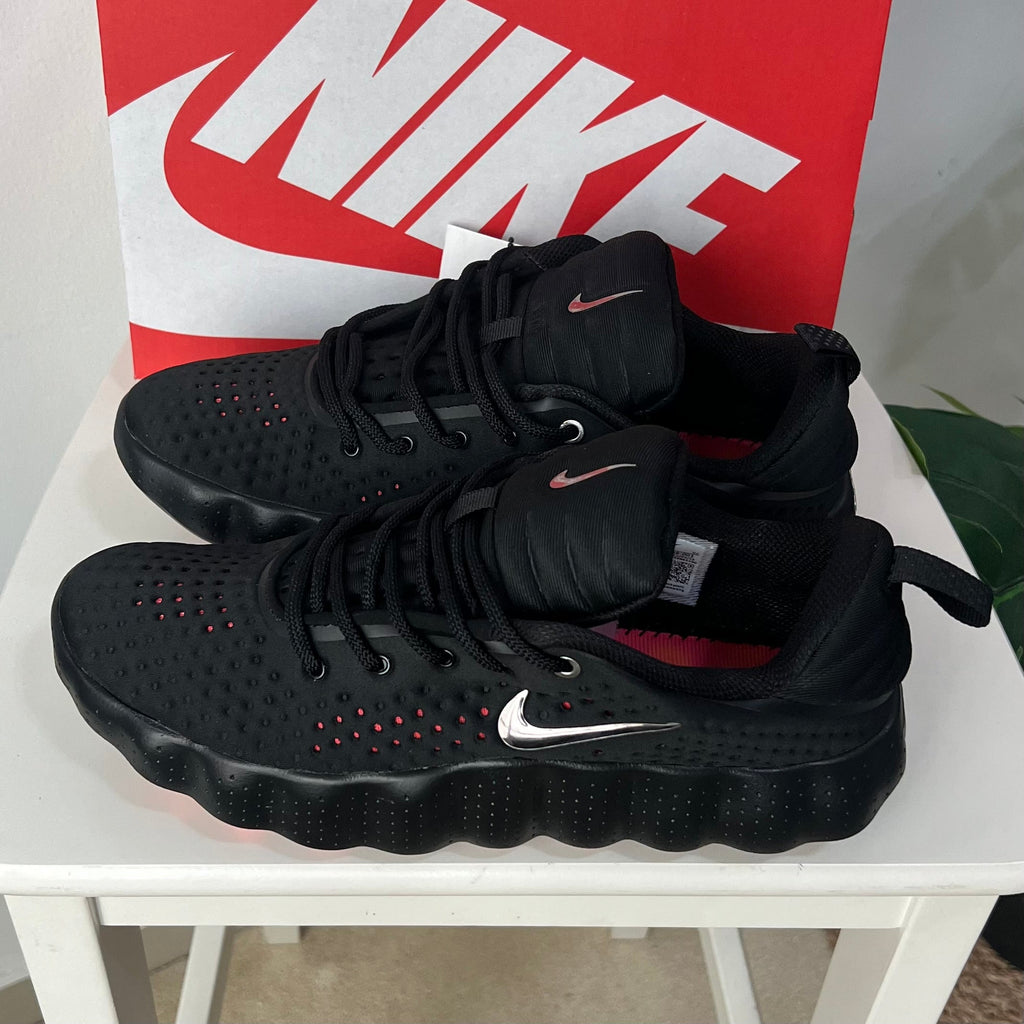 Nike Mind 002 “Black Hyper Crimson”