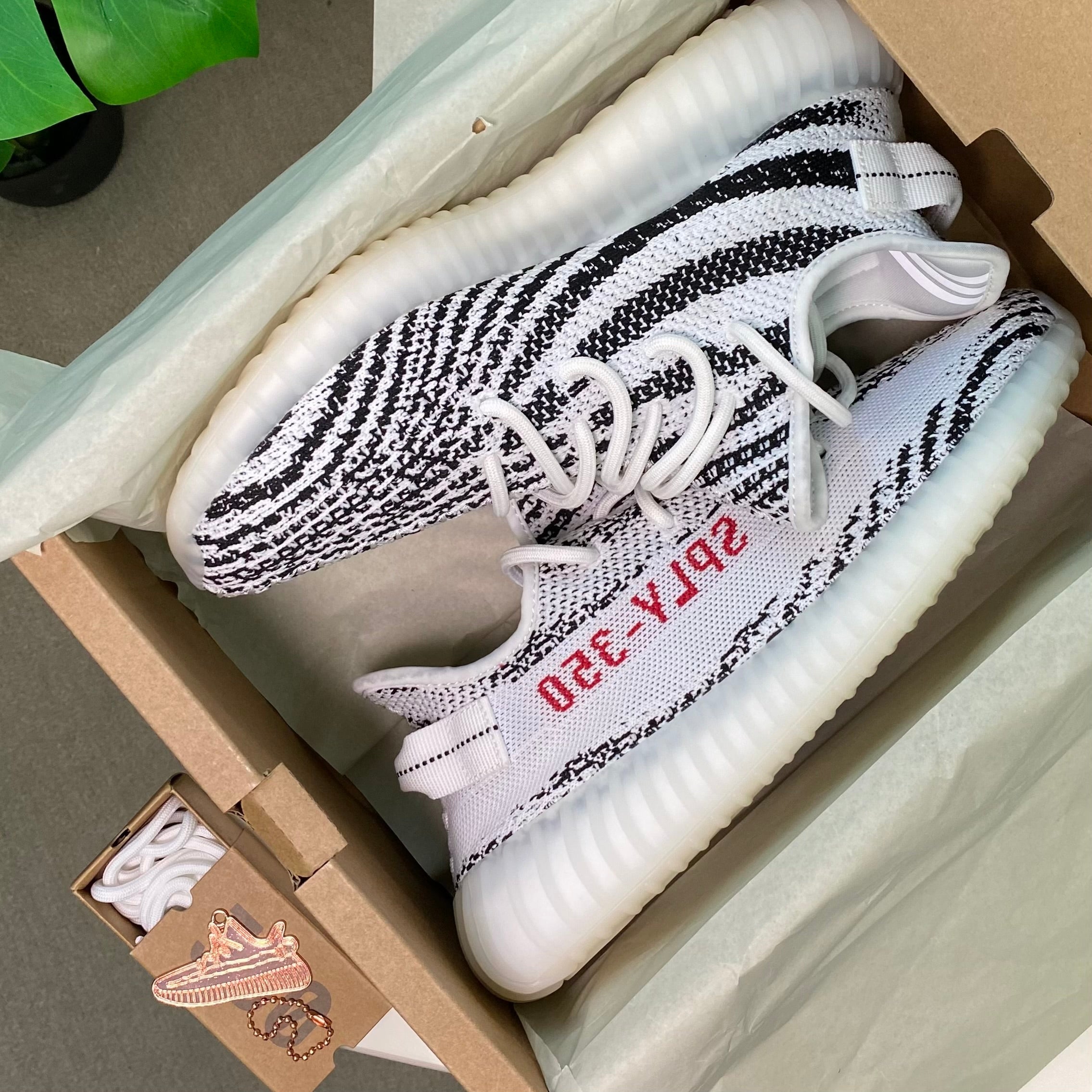 Adidas Yeezy 350 “Zebra” (Master Quality)