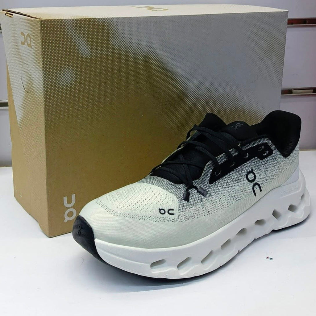 On Cloudtilt "Black/Ivory"