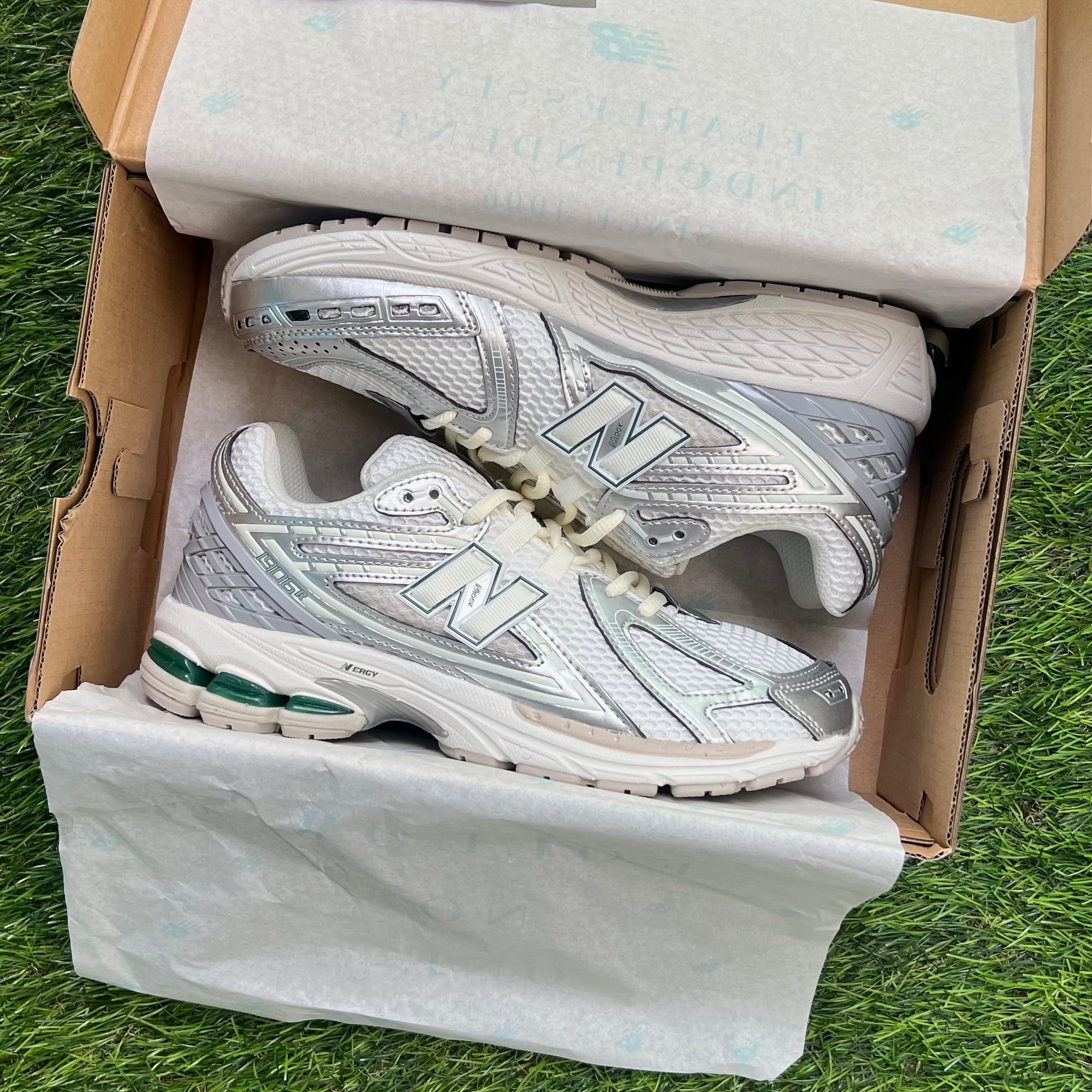 New Balance 1906R "Silver Metallic Sea Salt" (Master Quality)